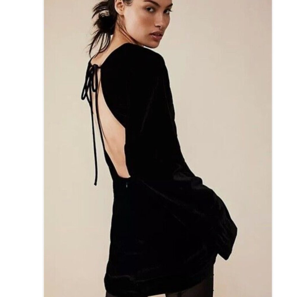 Free People Chelsey  Long Sleeve Black‎ Velvet Mini Dress Size S NEW WITH TAG